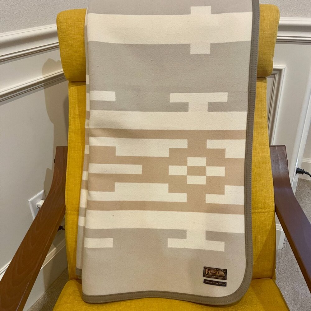 Pendleton Portland Collection Wool Blanket - Picture 2 of 4